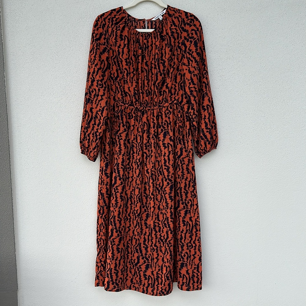 Elizabeth and James dress